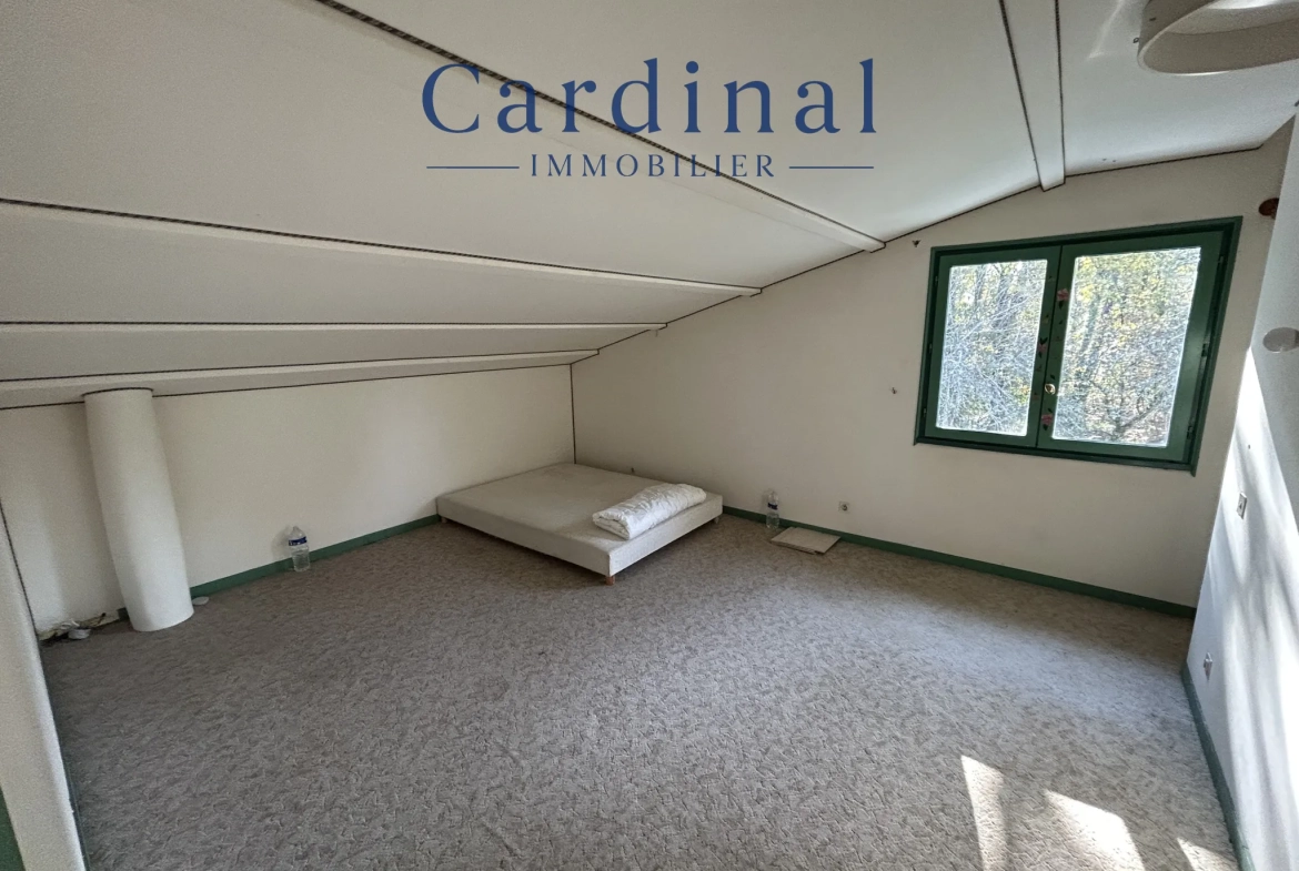 Maison à finir de rénover avec grand parc à Coursac – Potentiel exceptionnel 