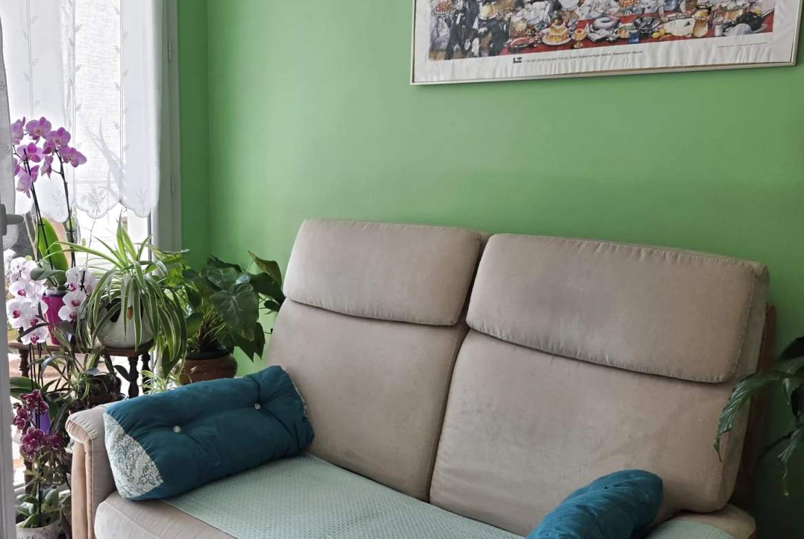 Appartement 3 pièces à Marseille proche gare Saint Charles avec terrasse et parking 