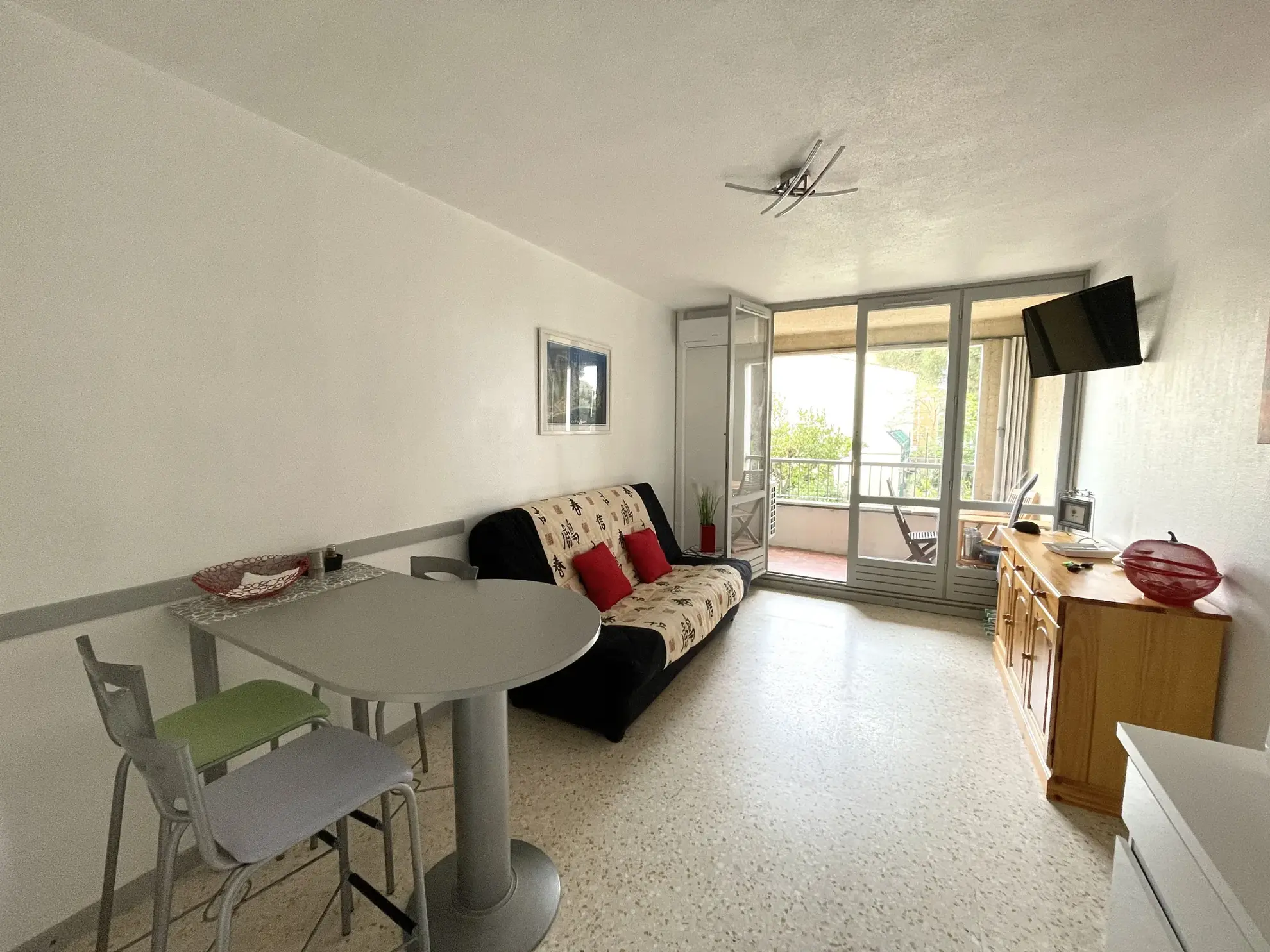 Studio rénové avec terrasse proche de la plage au Cap d’Agde 