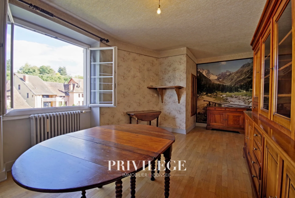 Appartement lumineux de 89 m² au centre-ville de Le Pont de Beauvoisin avec vue sur le Guiers 
