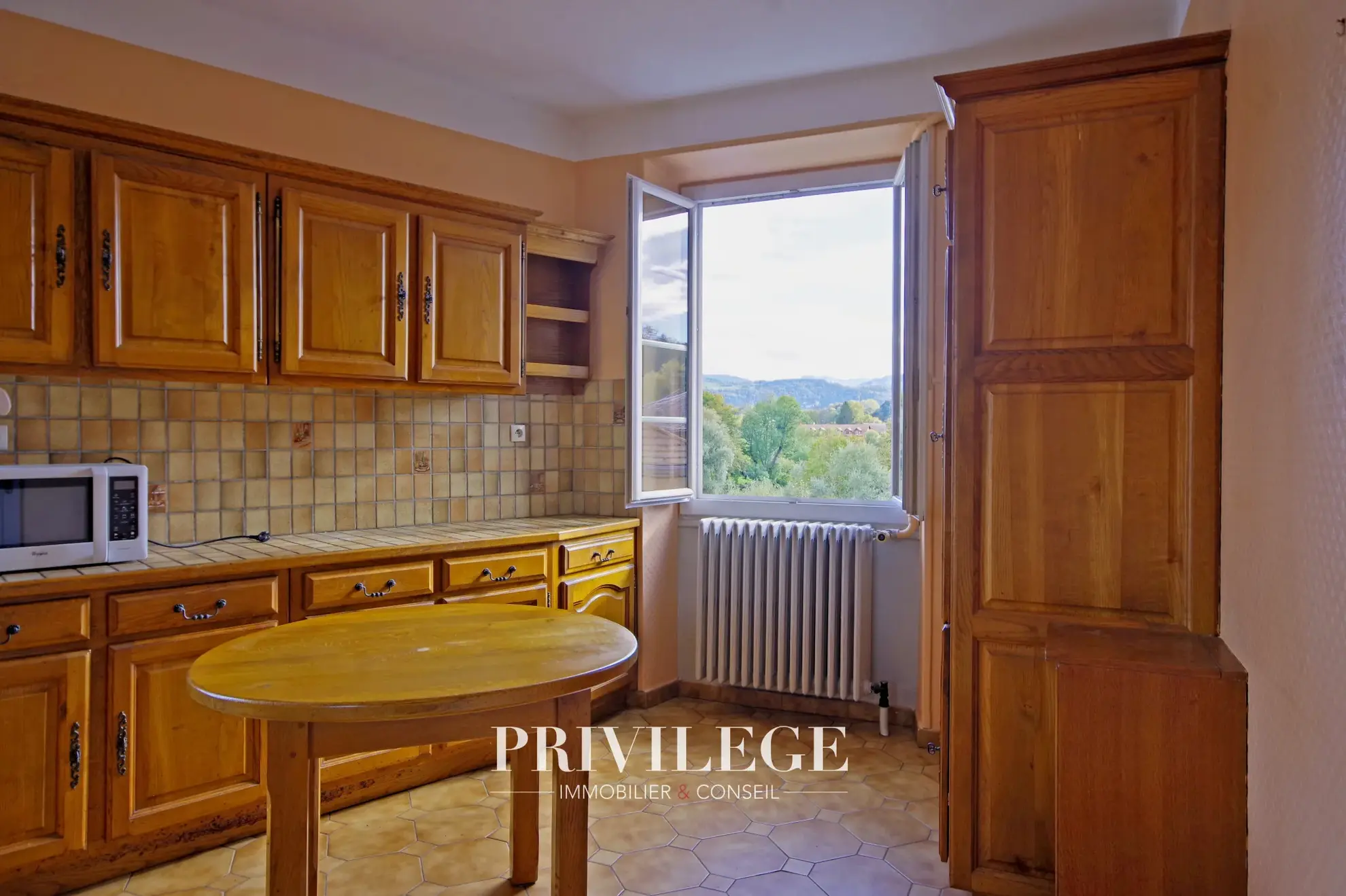 Appartement lumineux de 89 m² au centre-ville de Le Pont de Beauvoisin avec vue sur le Guiers 