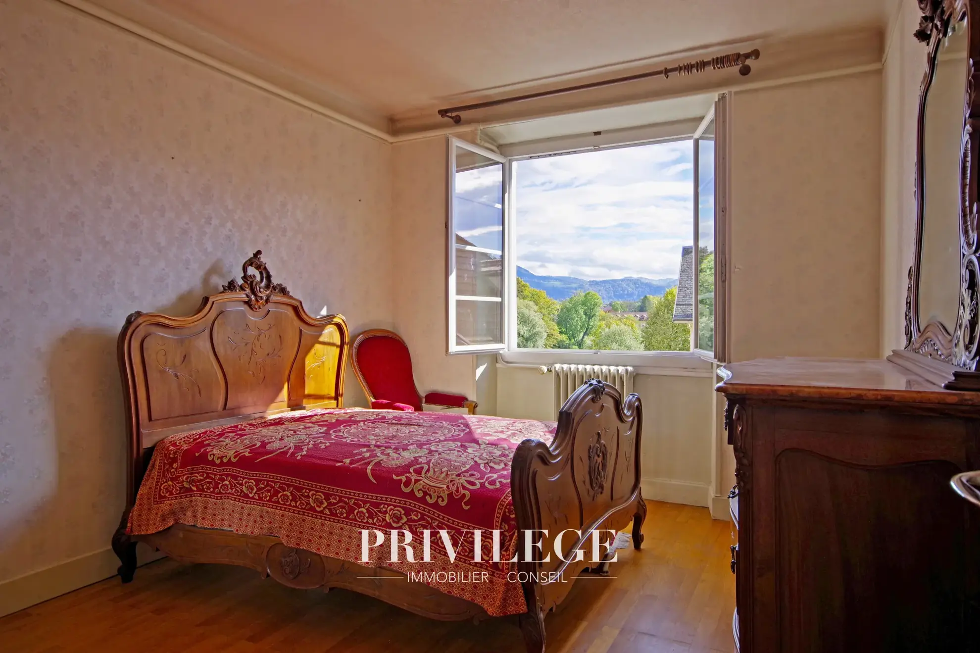 Appartement lumineux de 89 m² au centre-ville de Le Pont de Beauvoisin avec vue sur le Guiers 
