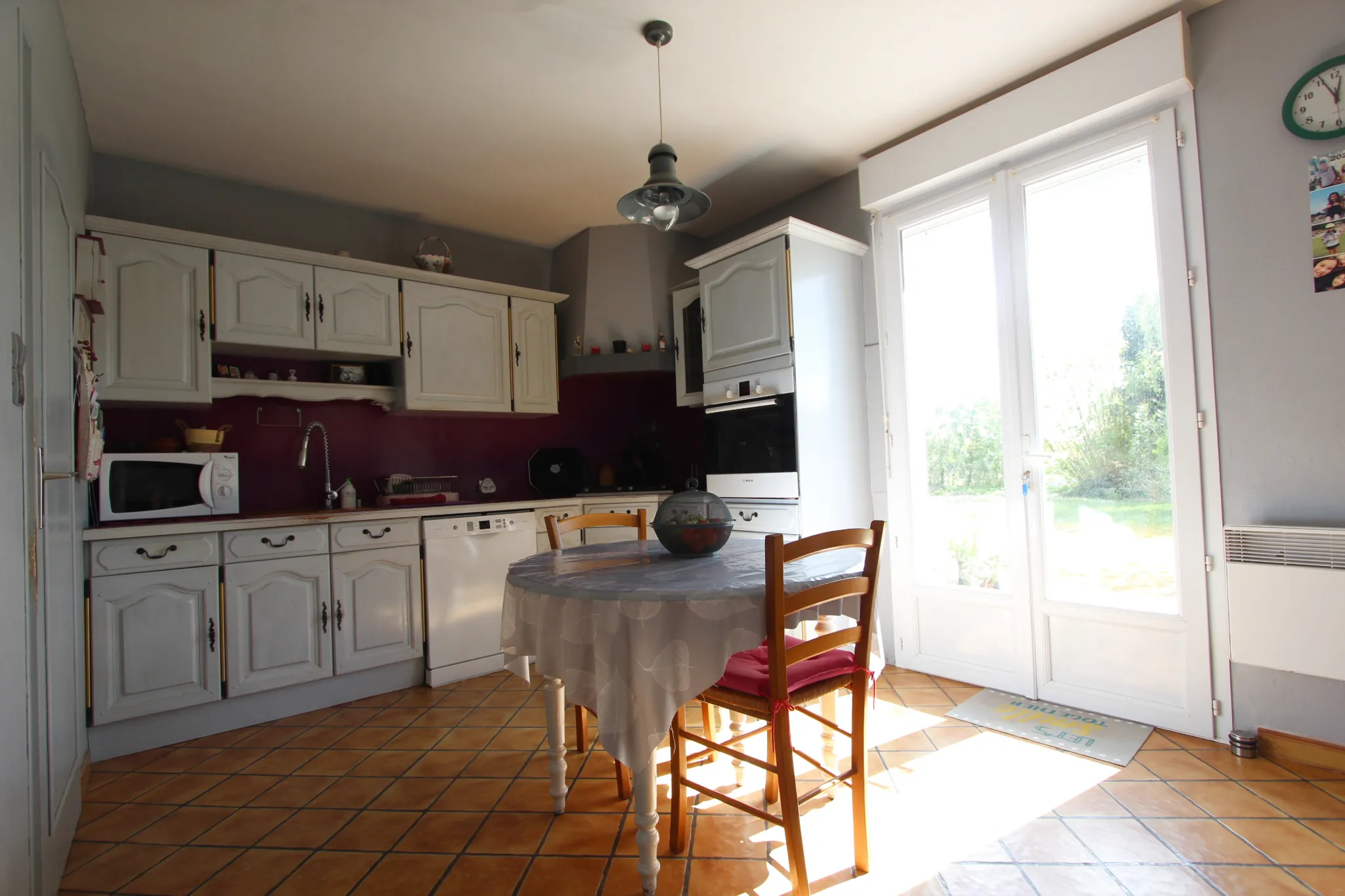 Maison de plain-pied à Niort avec jardin, garage et dépendance 