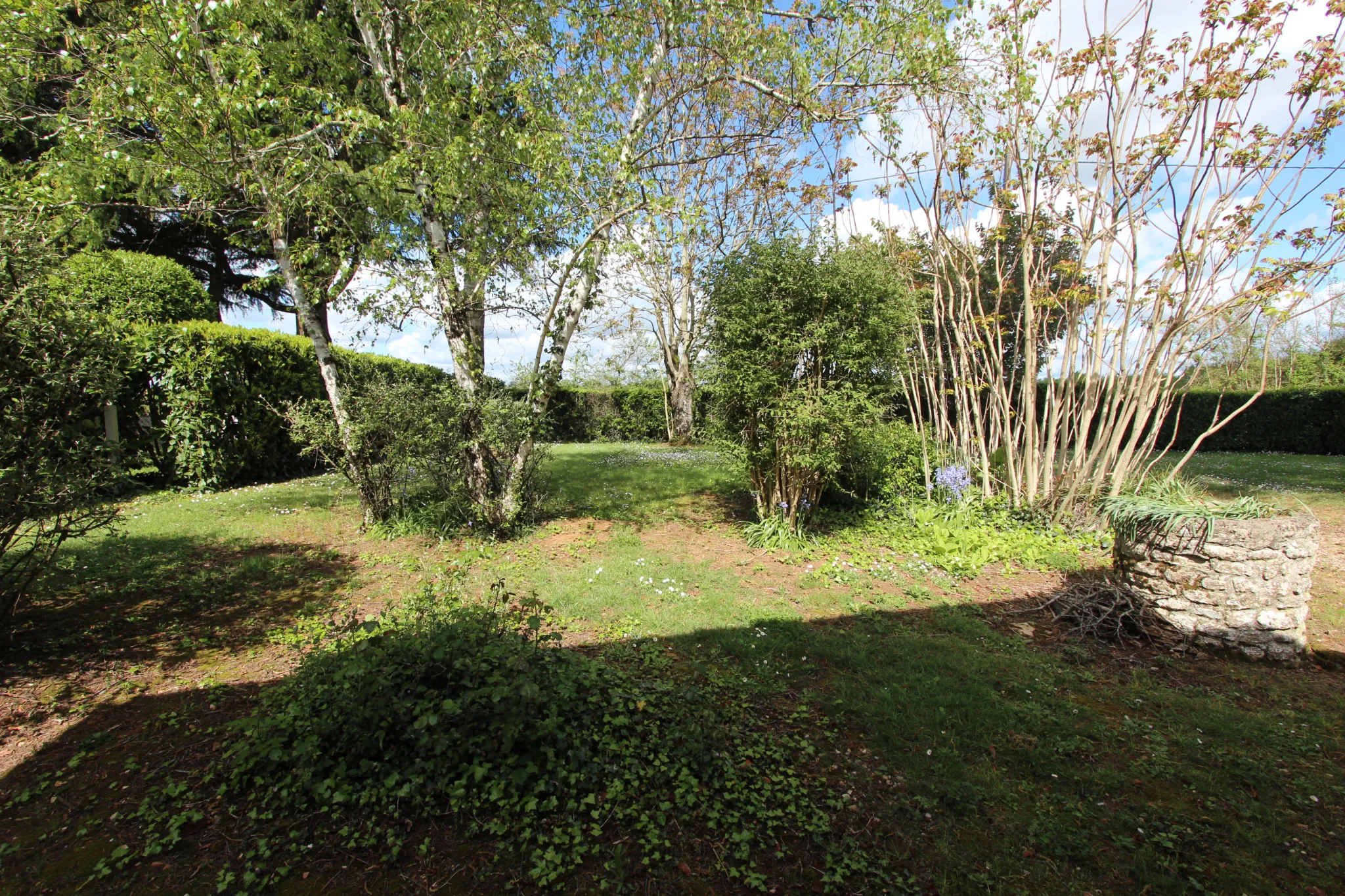 Maison de plain-pied à Niort avec jardin, garage et dépendance 
