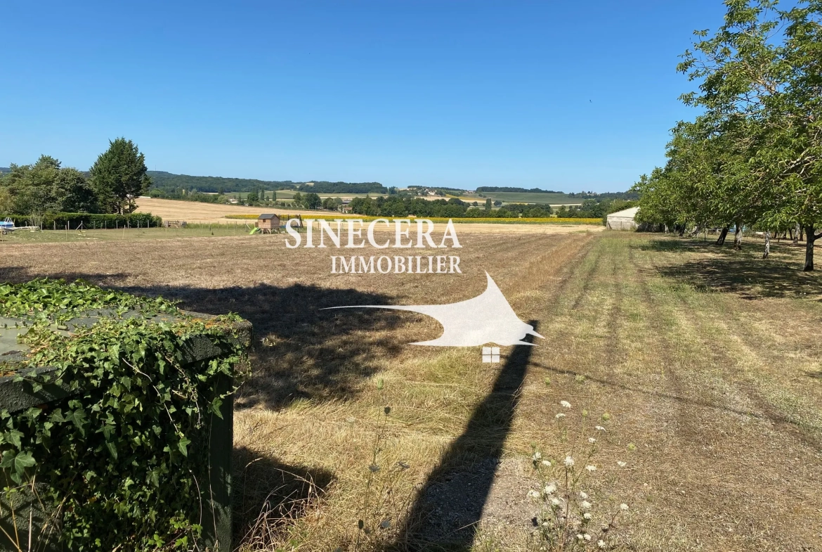 Superbe terrain constructible à Verteillac avec vue sur la campagne 