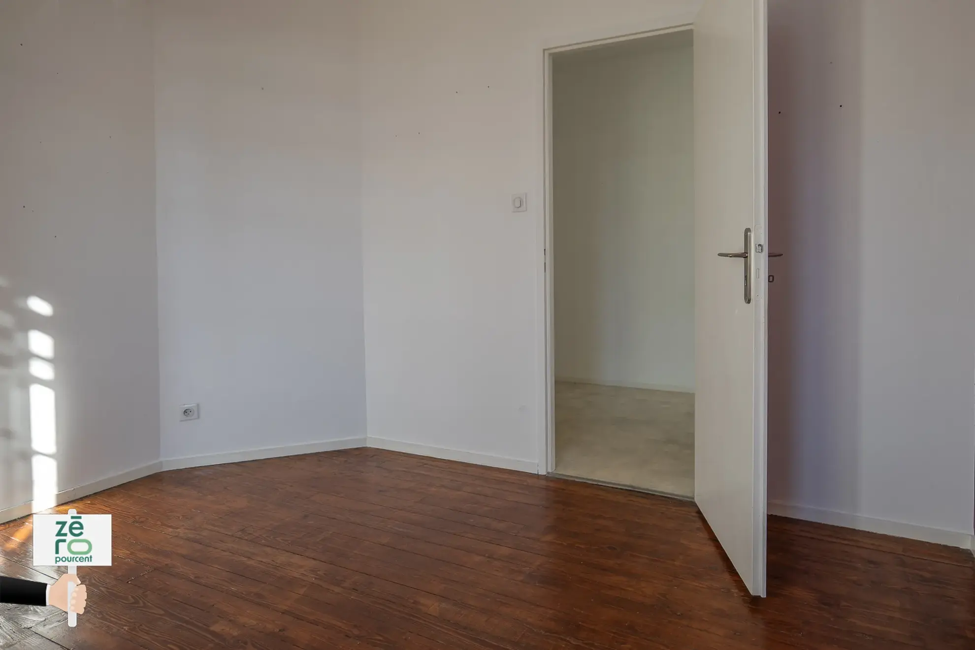 Bel appartement à Luçon en vente, 2 chambres, parking sécurisé, cave, idéalement situé 