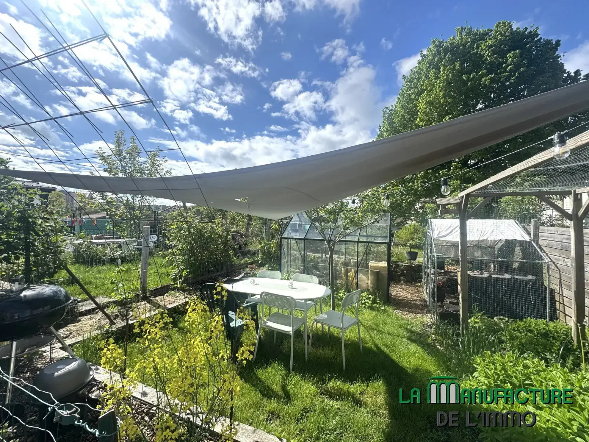 Maison F4 avec jardin et stationnement à Saint-Just-Malmont 