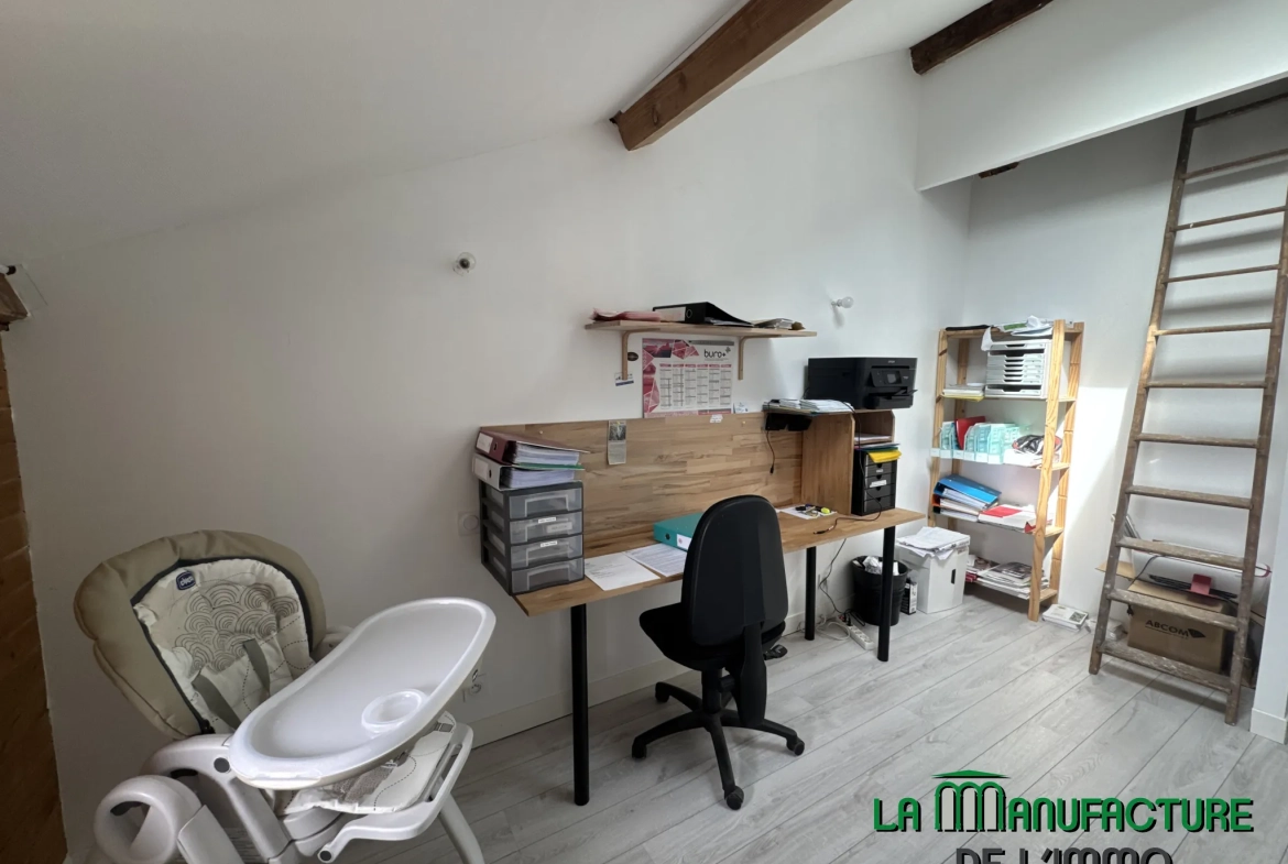 Maison F4 avec jardin et stationnement à Saint-Just-Malmont 