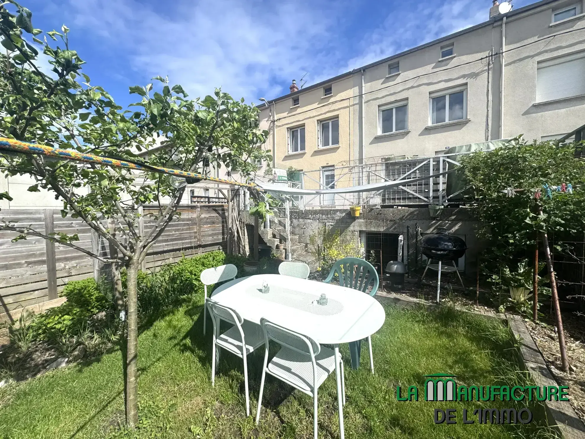 Maison F4 avec jardin et stationnement à Saint-Just-Malmont 