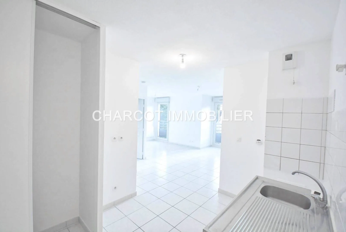 Appartement 2 pièces avec parking à Ste Foy-Lès-Lyon – Résidence récente 