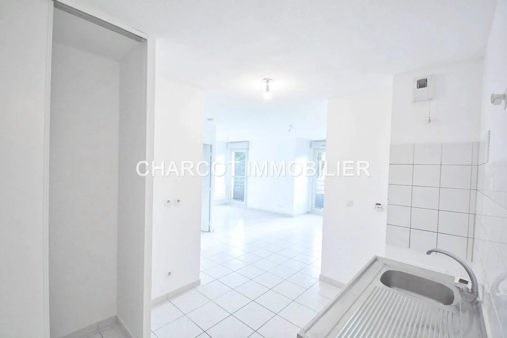 Appartement 2 pièces avec parking à Ste Foy-Lès-Lyon – Résidence récente 