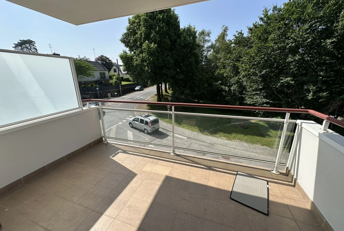 Appartement T2 en centre-ville de Baud avec garage et cave - Opportunité à saisir 