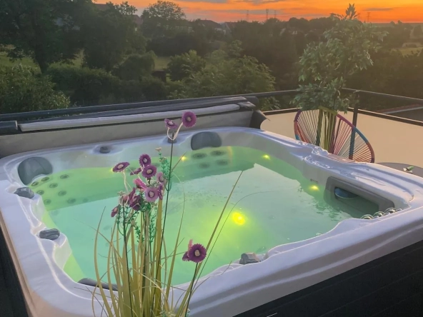 Belle maison d'architecte à St Jure avec terrasse et vue panoramique - 186 m²
