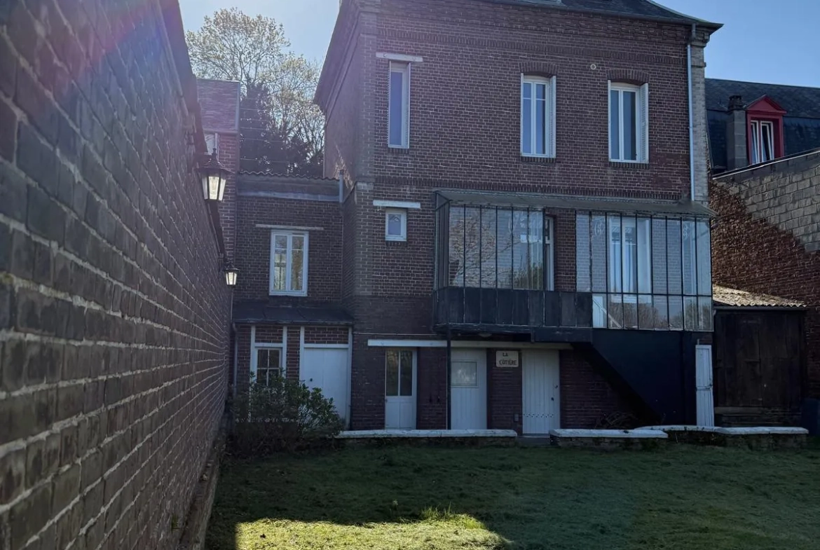 Maison bourgeoise de 122 m² avec jardin au centre-ville d'Eu 