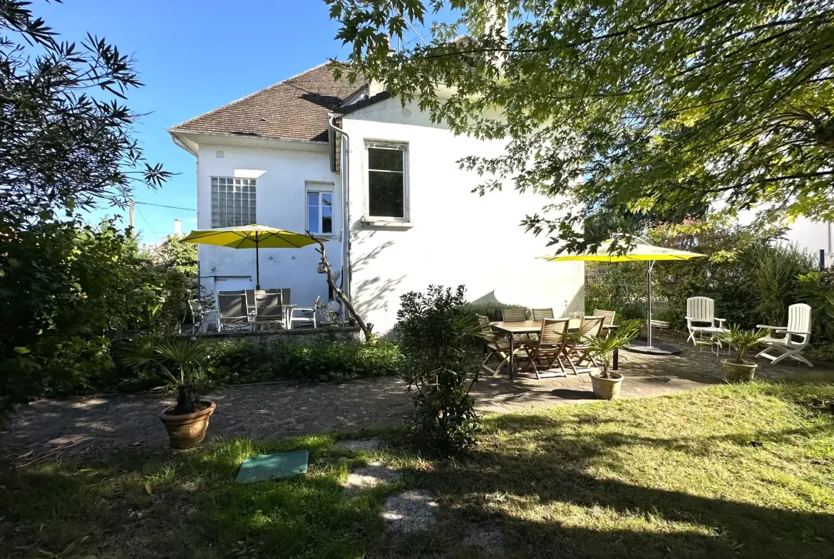 Spacieuse maison de 190 m² à Marmande proche centre-ville et écoles 