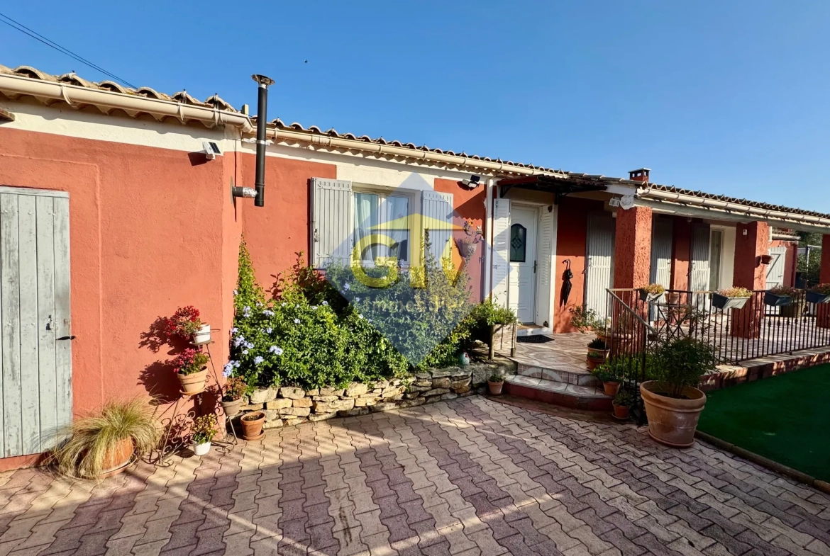 Villa avec piscine et grand jardin à Laudun l'Ardoise en vente 