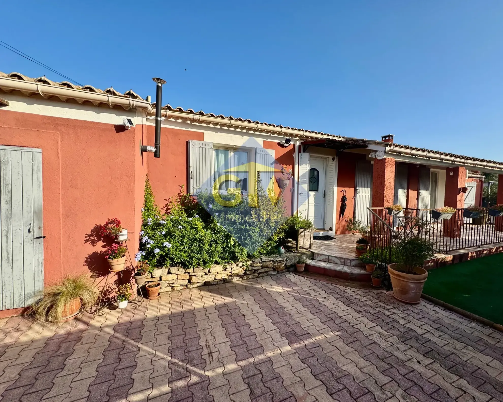 Villa avec piscine et grand jardin à Laudun l'Ardoise en vente 