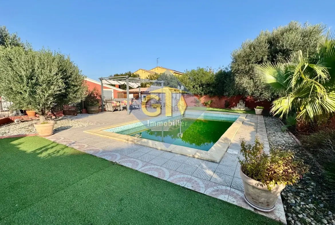 Villa avec piscine et grand jardin à Laudun l'Ardoise en vente 