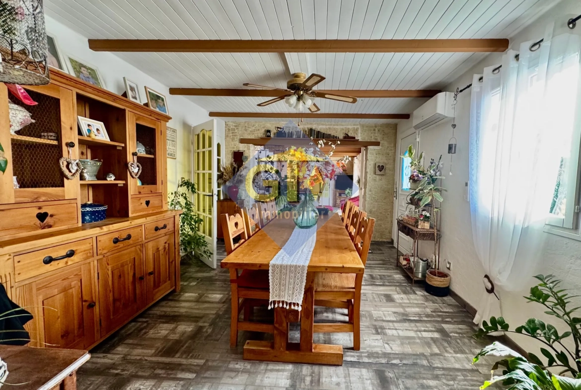 Villa avec piscine et grand jardin à Laudun l'Ardoise en vente 