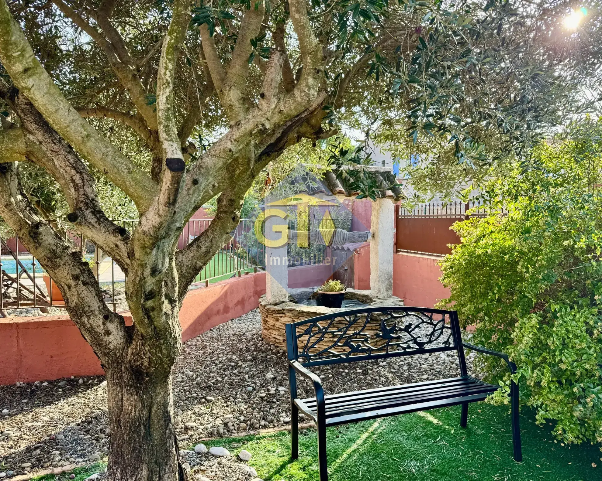 Villa avec piscine et grand jardin à Laudun l'Ardoise en vente 