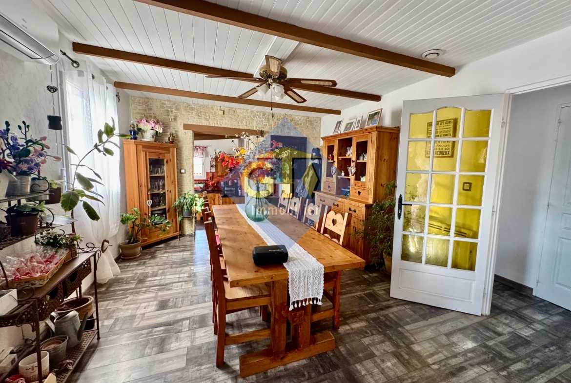 Villa avec piscine et grand jardin à Laudun l'Ardoise en vente 