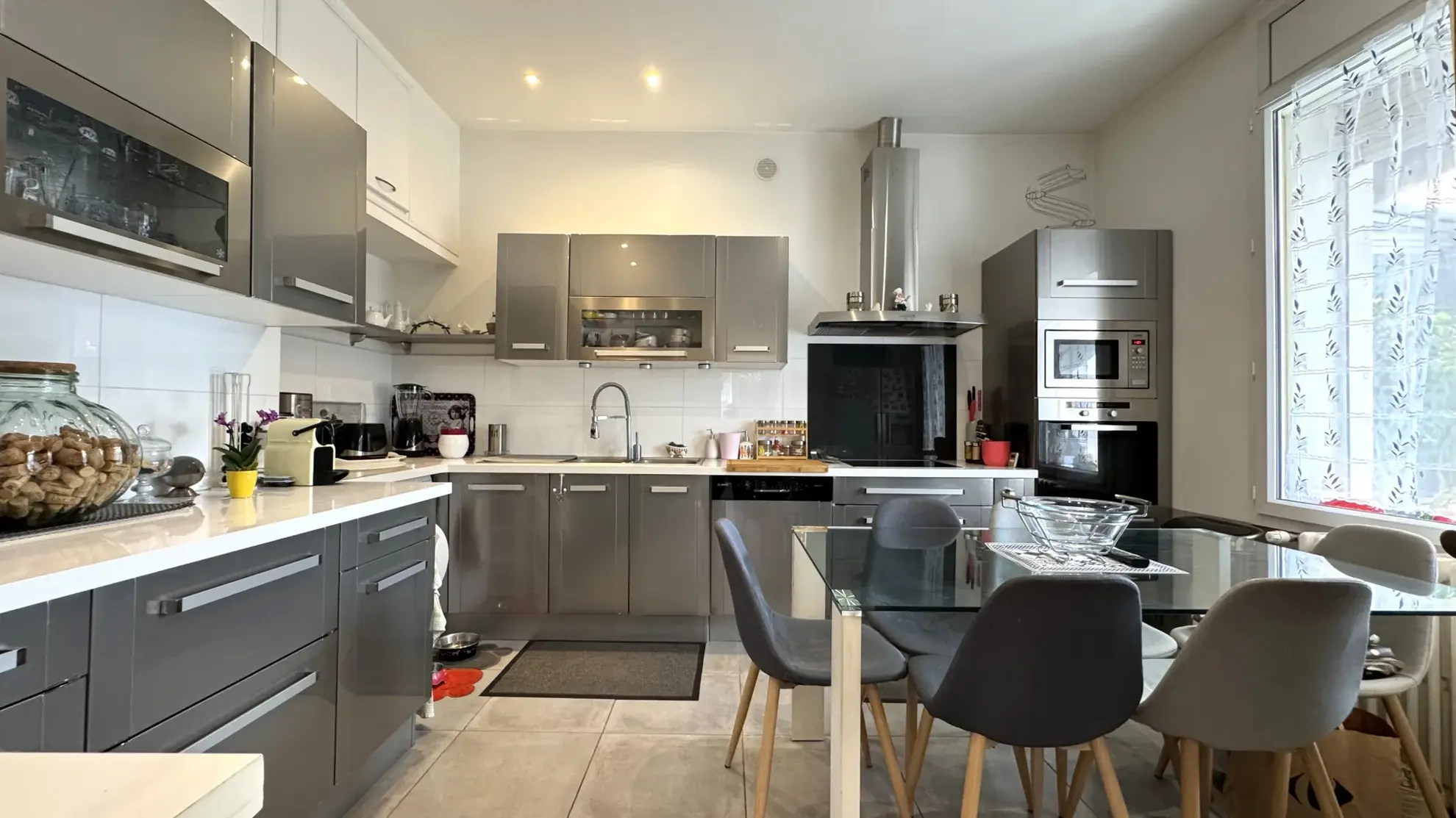 Appartement de 105 m² avec terrasse, garage à Nîmes - Quartier Marronniers 