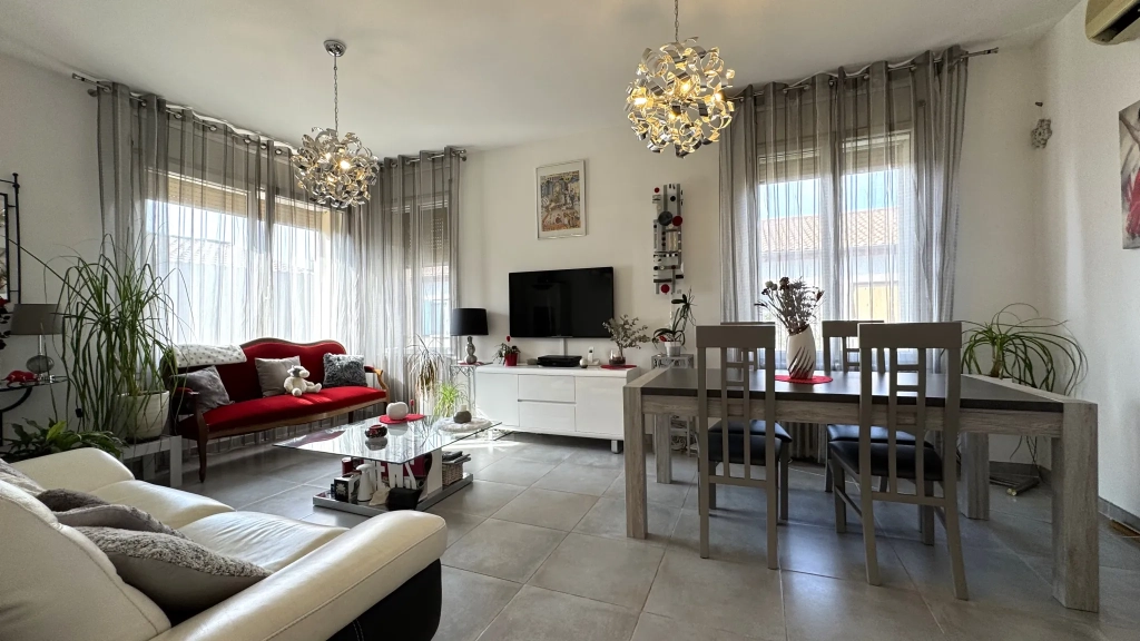 Appartement de 105 m² avec terrasse, garage à Nîmes - Quartier Marronniers