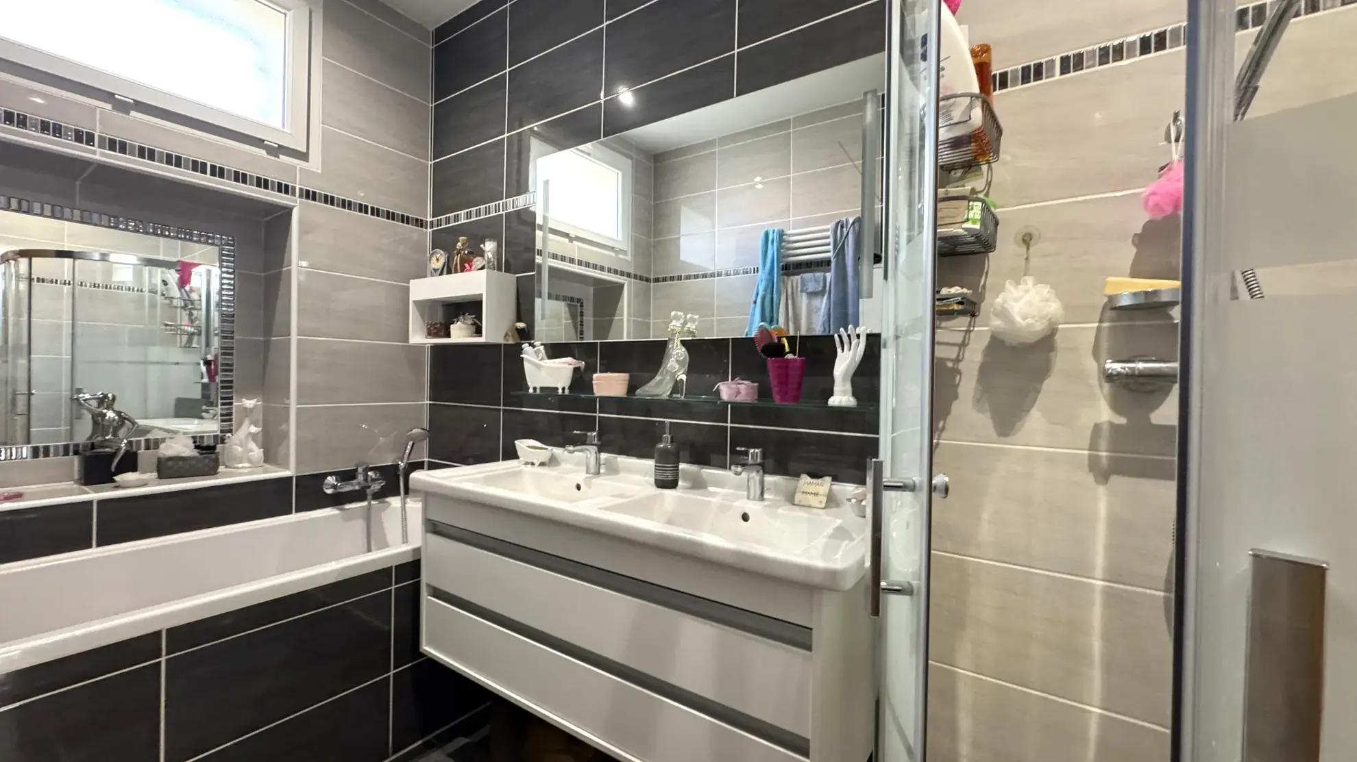 Appartement de 105 m² avec terrasse, garage à Nîmes - Quartier Marronniers 