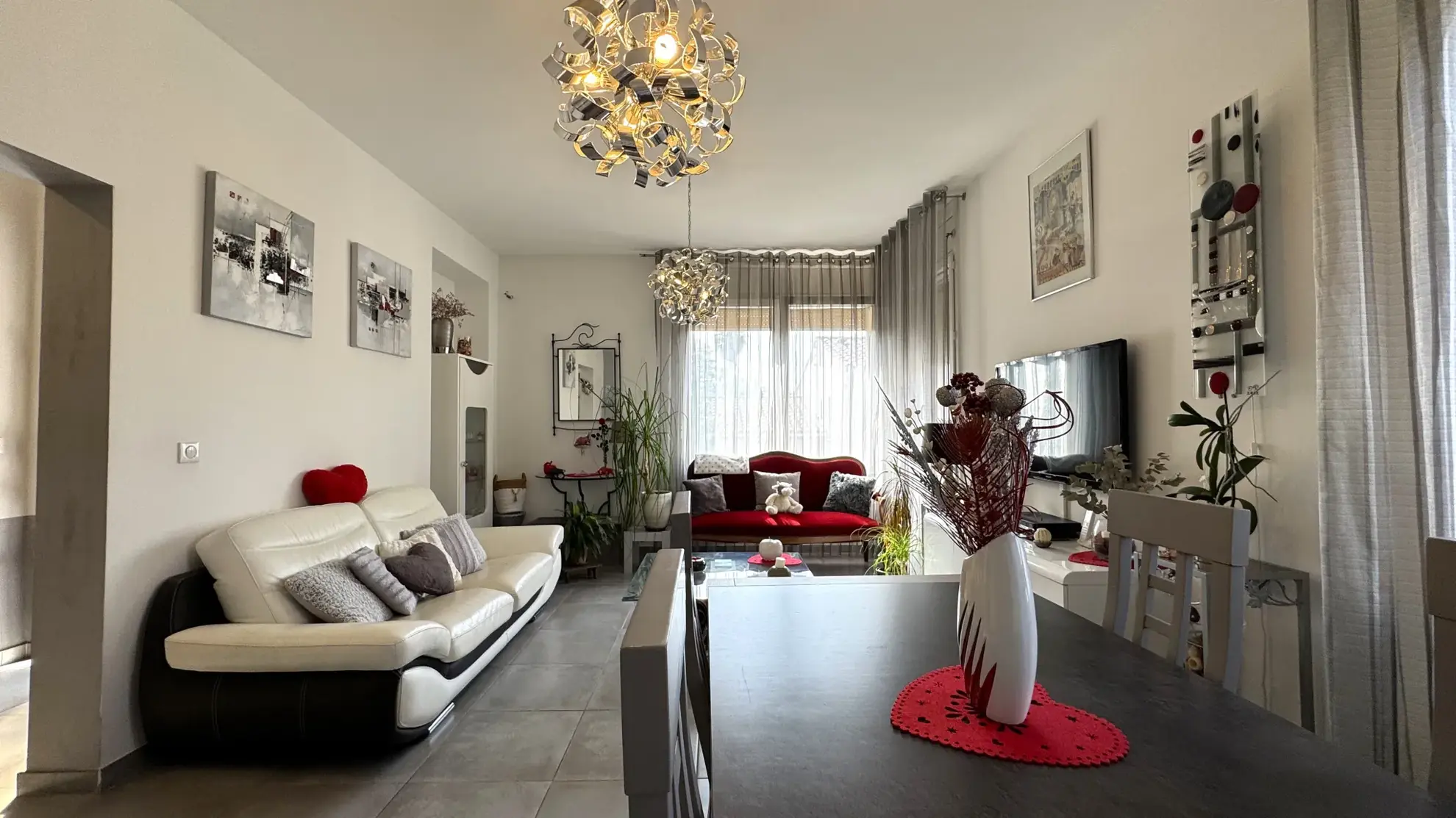 Appartement de 105 m² avec terrasse, garage à Nîmes - Quartier Marronniers 