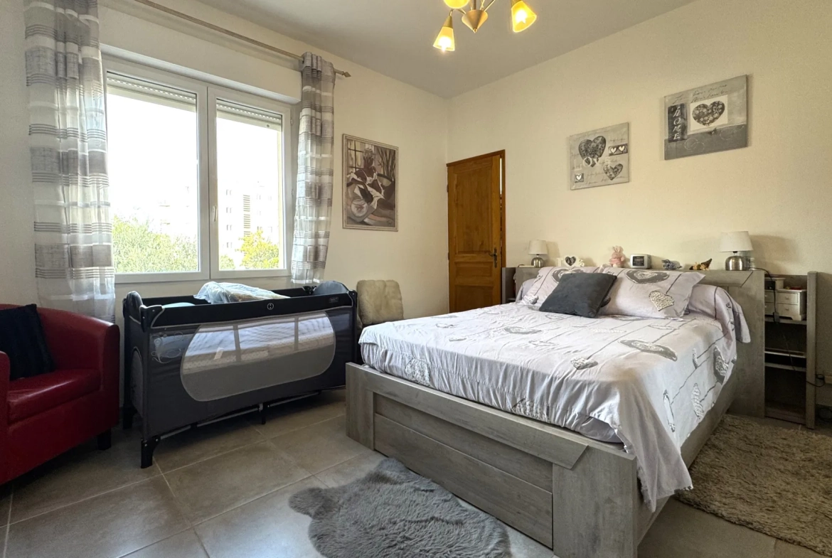 Appartement de 105 m² avec terrasse, garage à Nîmes - Quartier Marronniers 