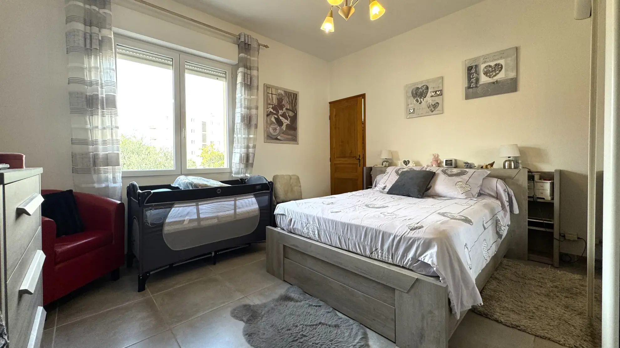 Appartement de 105 m² avec terrasse, garage à Nîmes - Quartier Marronniers 