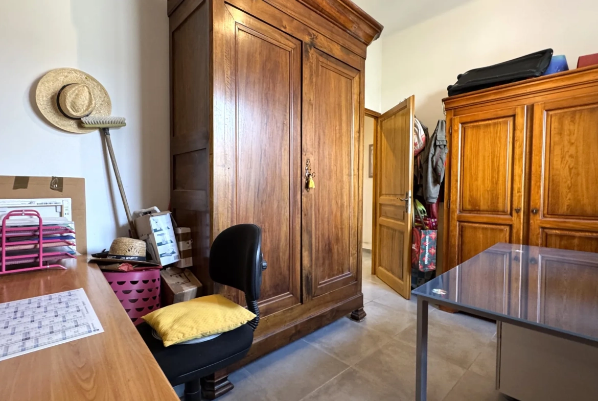 Appartement de 105 m² avec terrasse, garage à Nîmes - Quartier Marronniers 