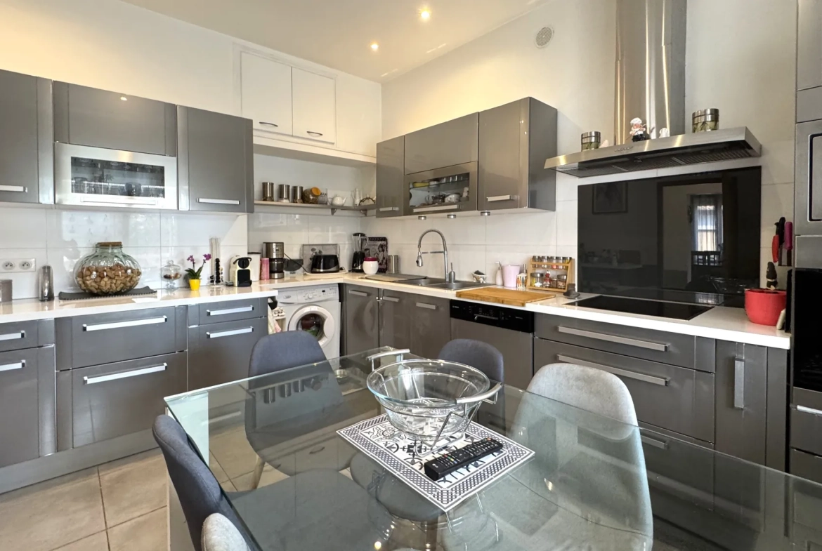 Appartement de 105 m² avec terrasse, garage à Nîmes - Quartier Marronniers 