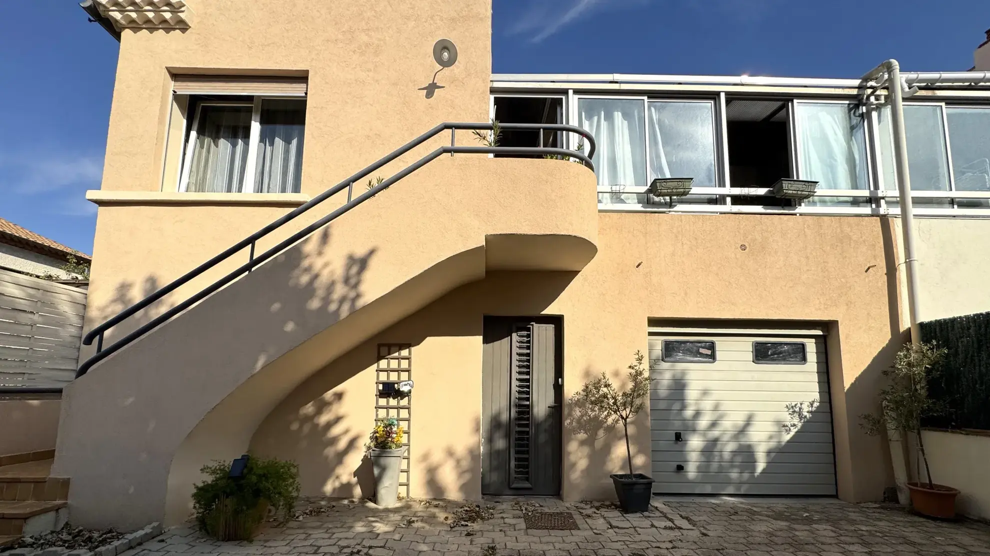 Appartement de 105 m² avec terrasse, garage à Nîmes - Quartier Marronniers 