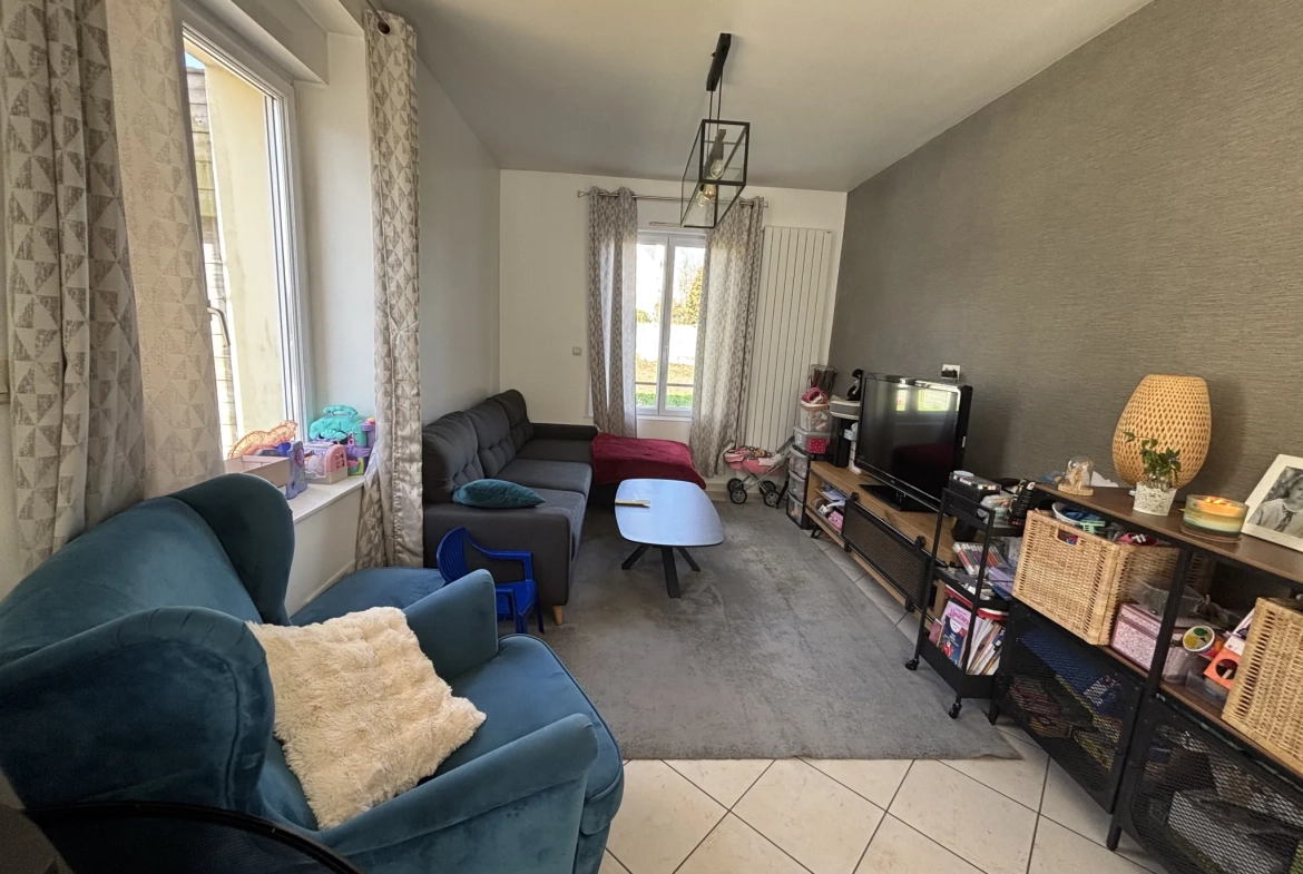 Maison à vendre à Lesneven avec jardin et multiple chambres, proche commodités 