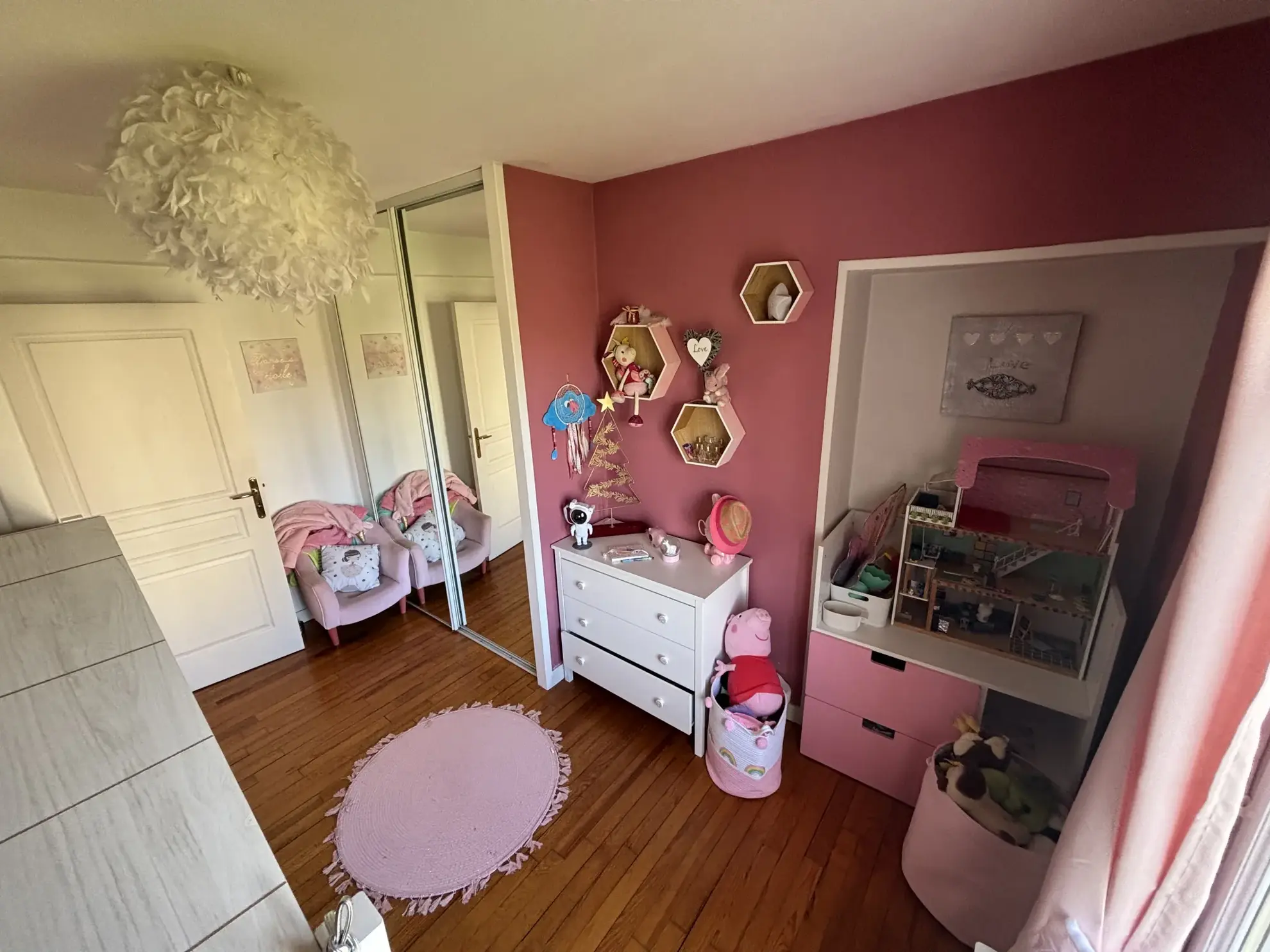Maison à vendre à Lesneven avec jardin et multiple chambres, proche commodités 