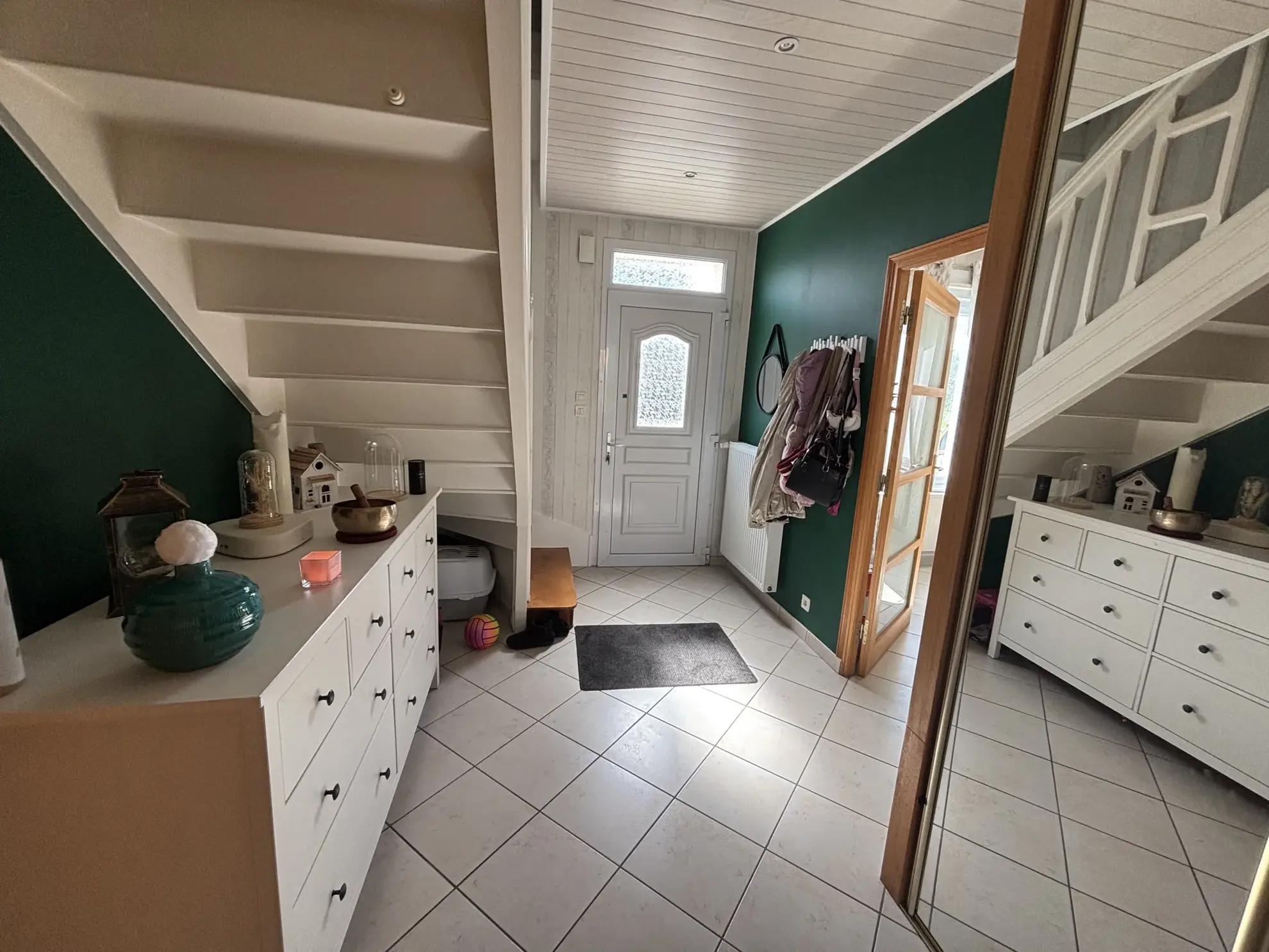 Maison à vendre à Lesneven avec jardin et multiple chambres, proche commodités 
