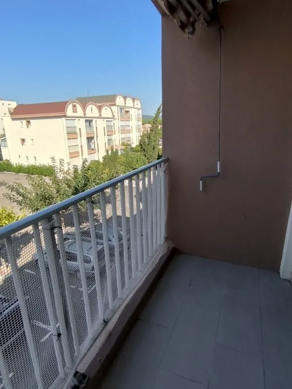 Studio cabine à vendre à Gruissan à 50m de la plage avec Terrasse et parking sécurisé 