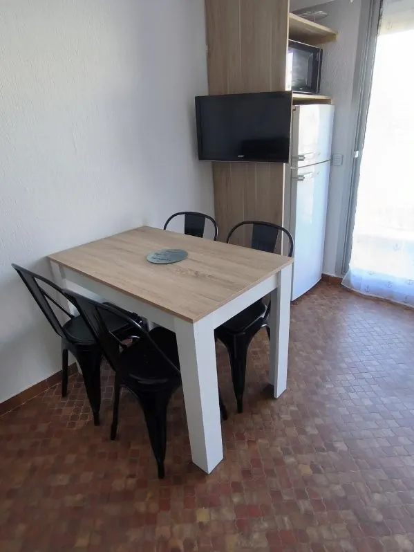 Studio cabine à vendre à Gruissan à 50m de la plage avec Terrasse et parking sécurisé 