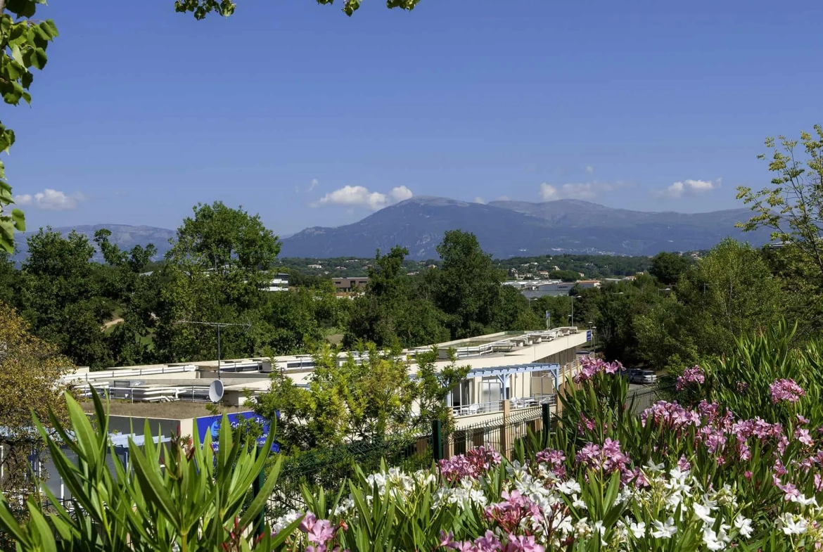 Investissement locatif : studio avec bail commercial à Biot, parfait pour rentabilité 