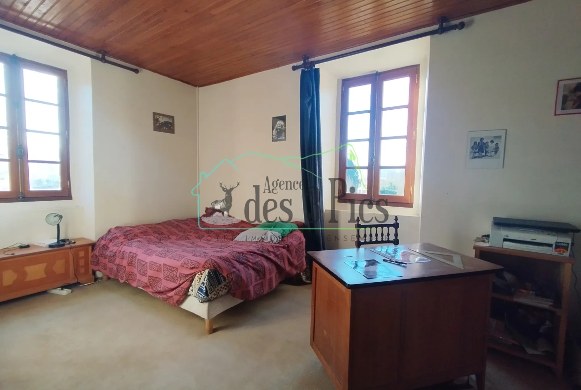 Maison indépendante avec grand terrain de 5500 m² à Lescure, vue Pyrénées 