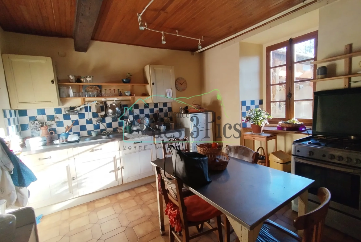 Maison indépendante avec grand terrain de 5500 m² à Lescure, vue Pyrénées 