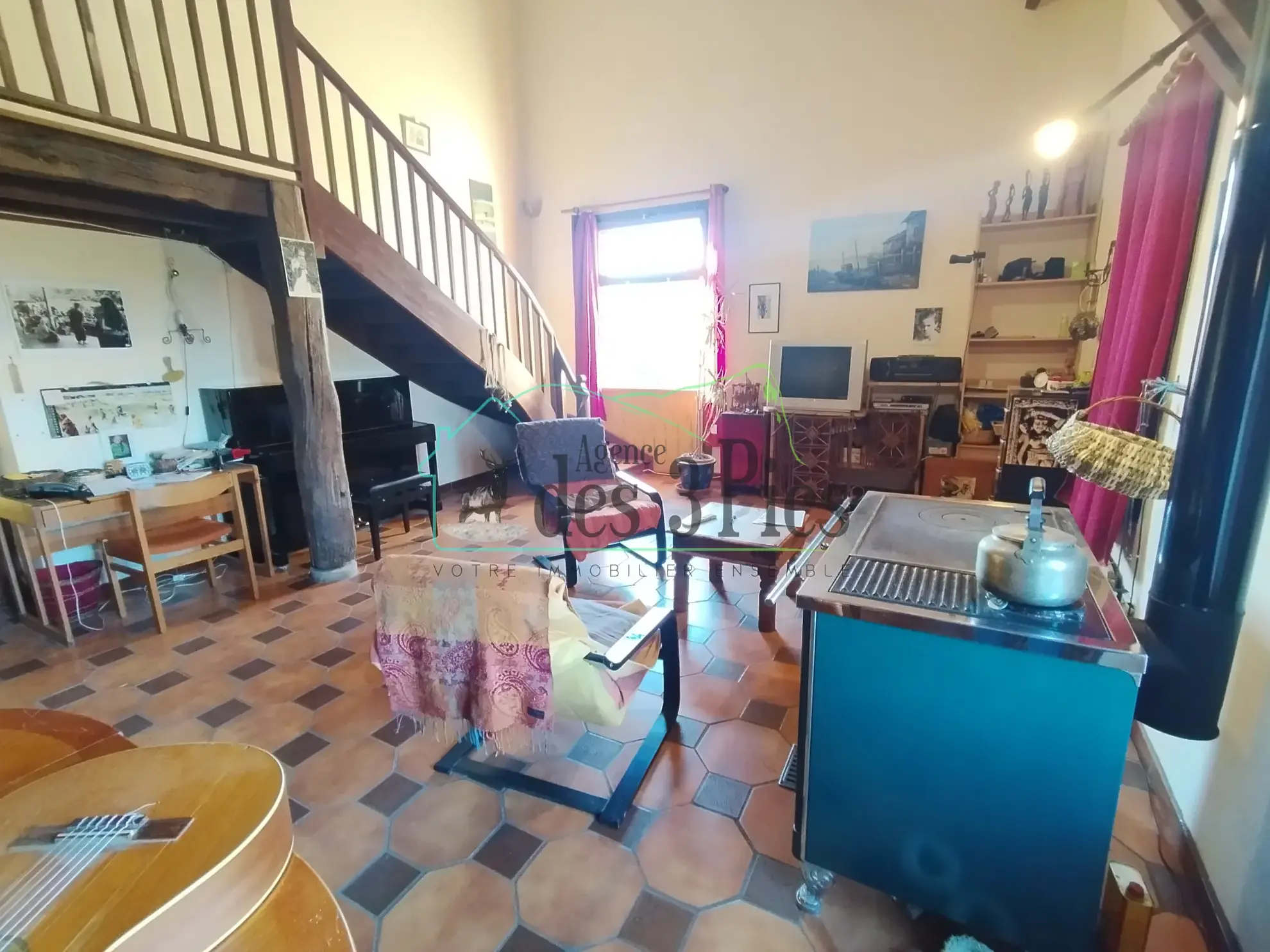 Maison indépendante avec grand terrain de 5500 m² à Lescure, vue Pyrénées 