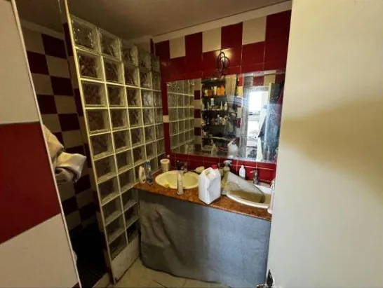 Appartement T4 à vendre à Marignane pour 44 000 euros – Enchères immobilières 