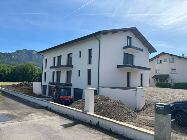 Appartement T2 de 55m² avec balcon à Saint-Pierre-en-Faucigny, résidence moderne 