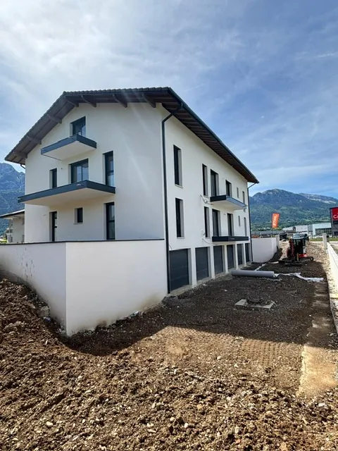 Appartement T2 de 55m² avec balcon à Saint-Pierre-en-Faucigny, résidence moderne 
