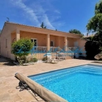 Maison de plain-pied avec piscine à Ledignan – Calme et proximité des grands axes
