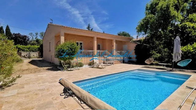Maison de plain-pied avec piscine à Ledignan – Calme et proximité des grands axes 