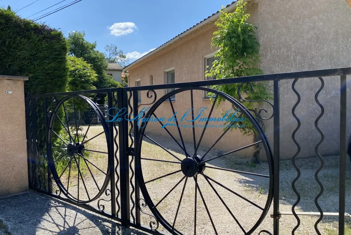 Maison de plain-pied avec piscine à Ledignan – Calme et proximité des grands axes 
