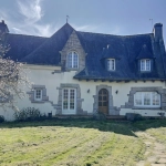 Belle maison de campagne à Plumeliau avec grand potentiel de rénovation
